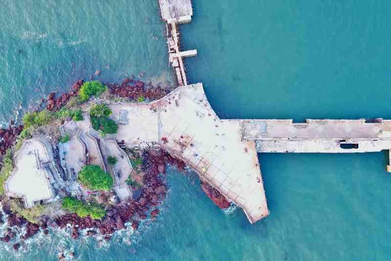 Dona Paula Beach