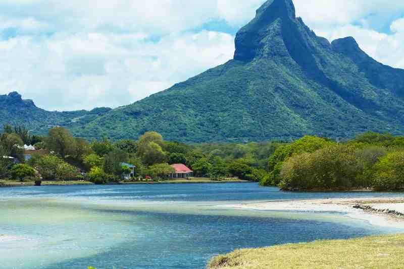  Mauritius Honeymoon Package for an Offshore Love  Experience