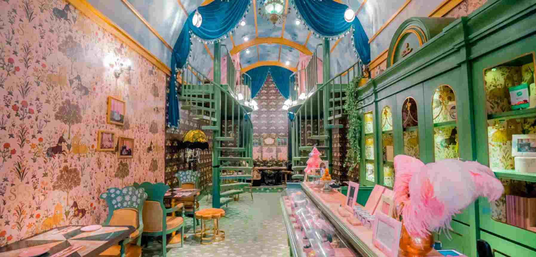 Sretsis Parlor