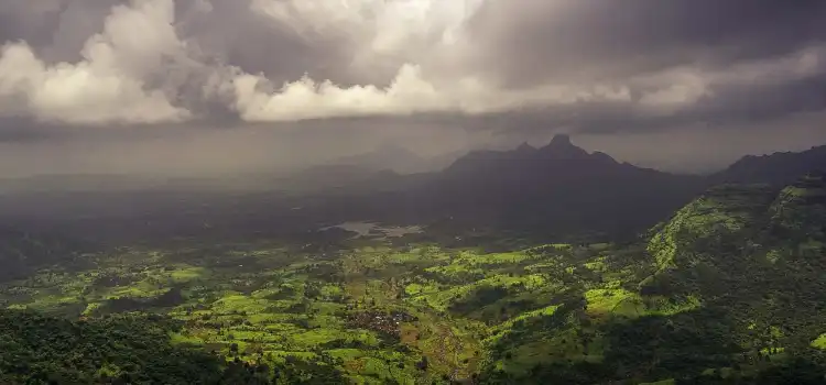 best hill stations in mp