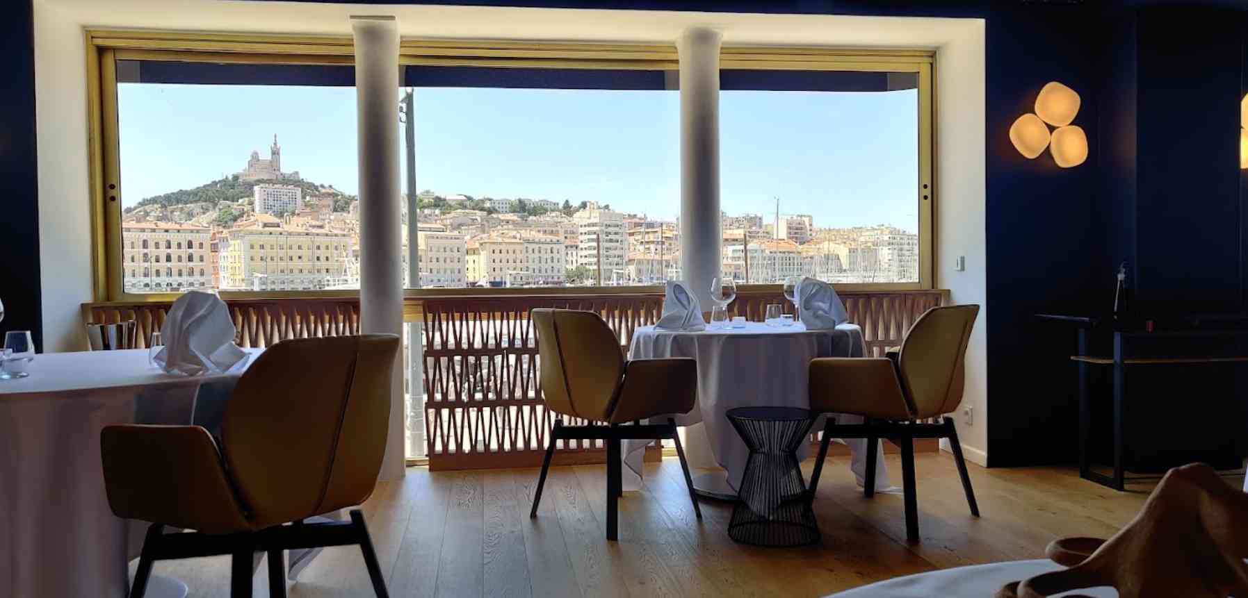 Une Table Au Sud
