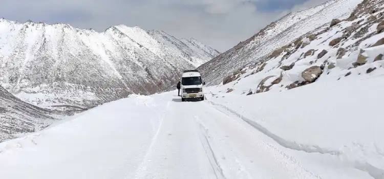 snowy places to visit in india