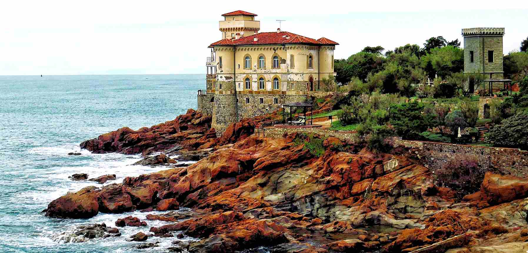 Watch out the Fairytale Castles in Tuscany