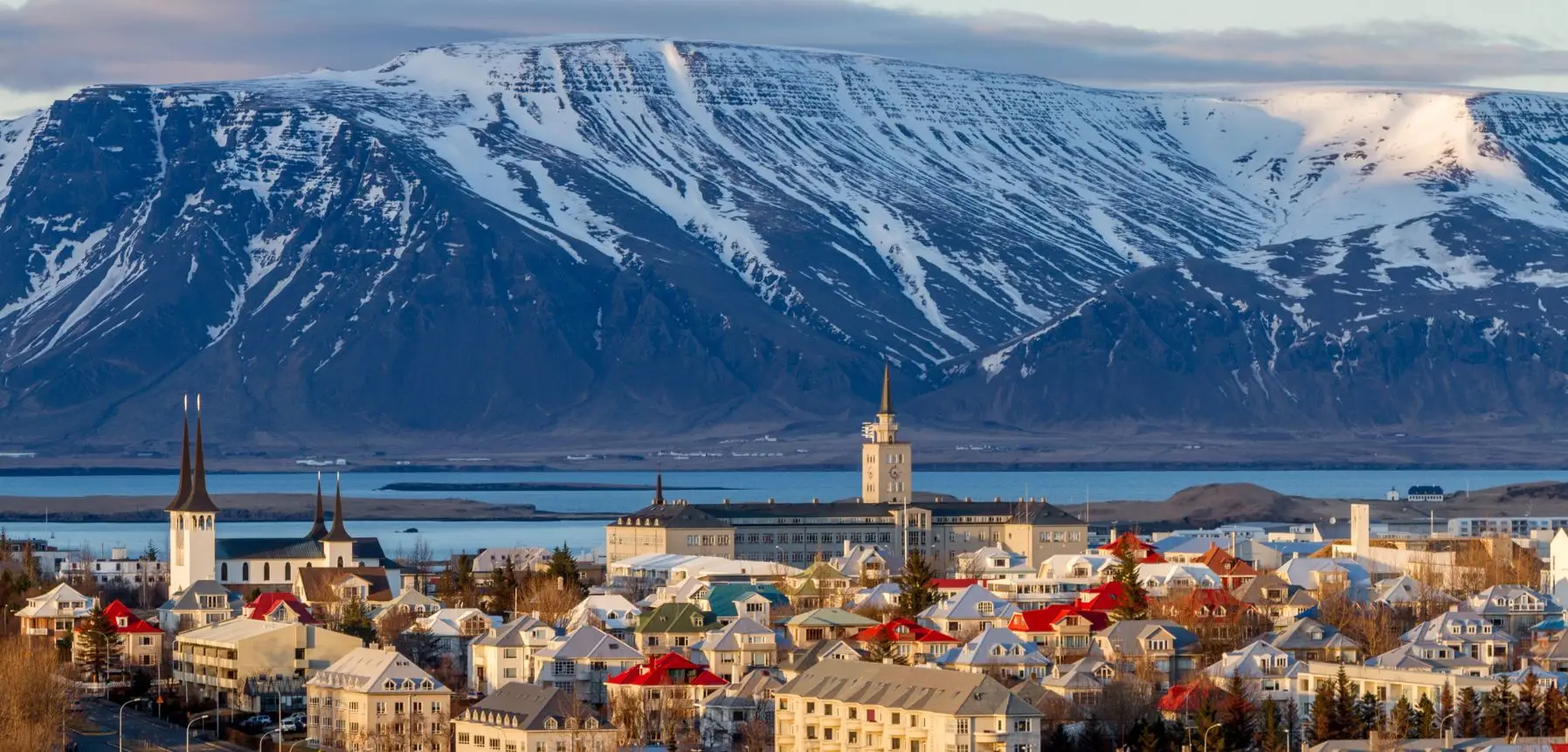 solo traveling in iceland